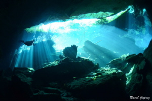 Cenote atmospher by Raoul Caprez 
